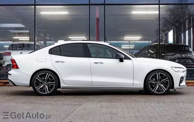 VOLVO S60 T4 R-Design First Edition