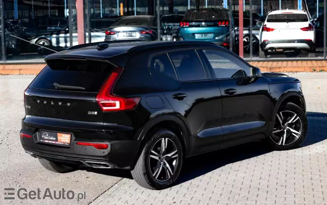 VOLVO XC 40 D3 R-Design