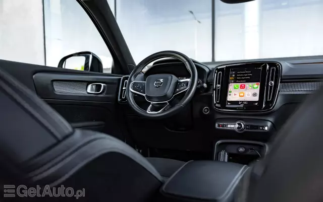 VOLVO XC 40 D3 R-Design