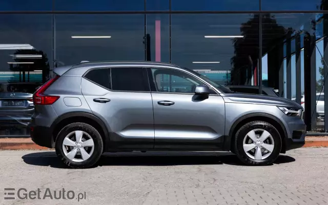 VOLVO XC 40 D3 Momentum