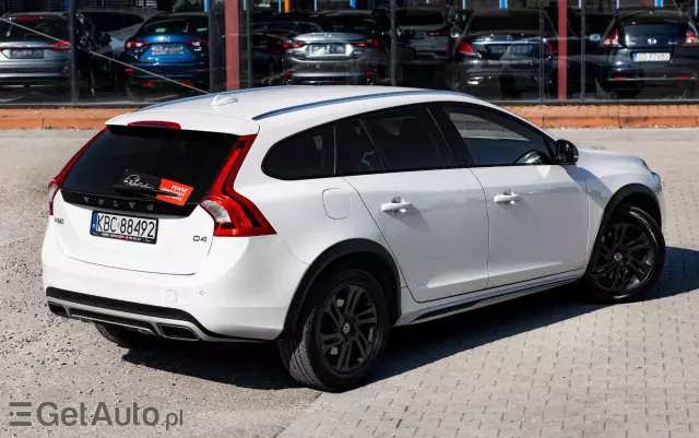 VOLVO V60 Cross Country D4 Drive-E Momentum