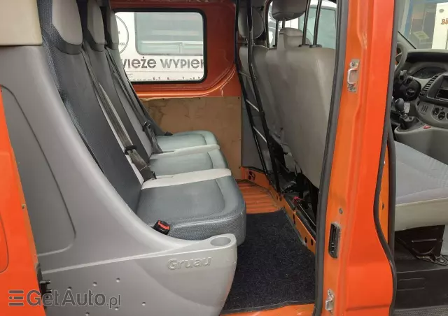 RENAULT Trafic 