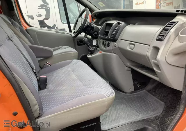 RENAULT Trafic 