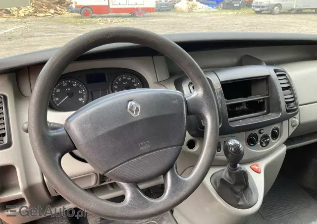 RENAULT Trafic 