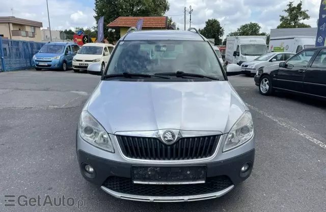 SKODA Roomster 