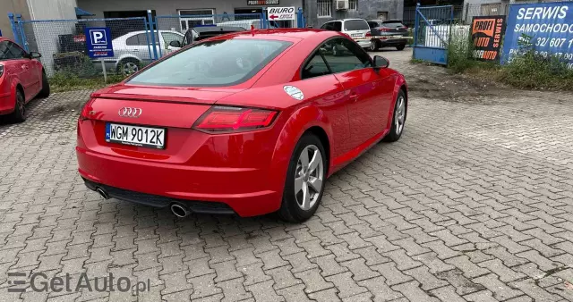 AUDI TT 