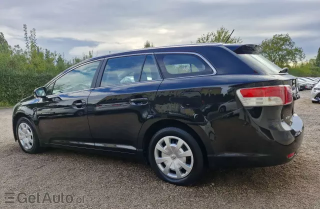 TOYOTA Avensis 1.6i (132 KM)