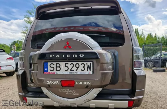 MITSUBISHI Pajero 