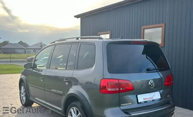 VOLKSWAGEN Touran 