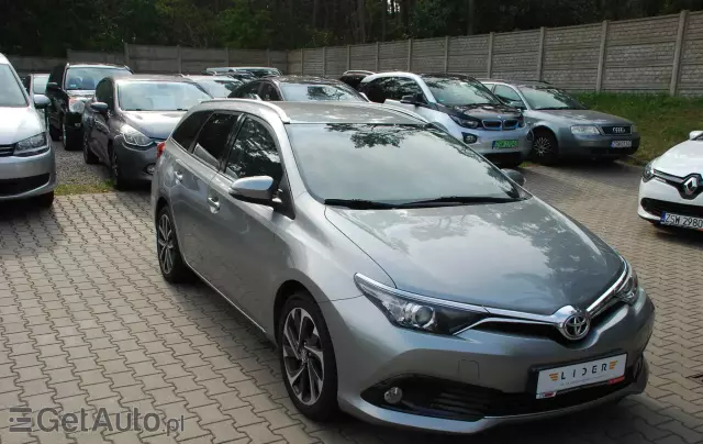 TOYOTA Auris 1.6 D-4D Touring Sports Edition S+