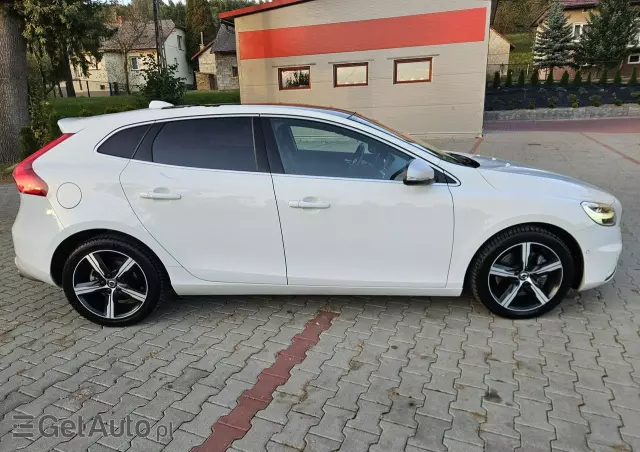 VOLVO V40 T3 Geartronic RDesign