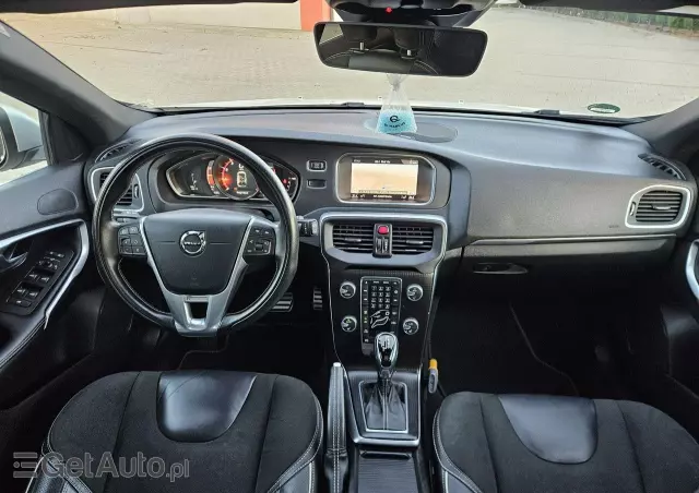 VOLVO V40 T3 Geartronic RDesign