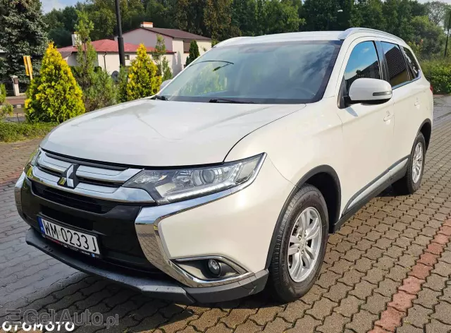 MITSUBISHI Outlander 2.0 Instyle Navi 4WD CVT