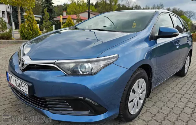 TOYOTA Auris 1.6 Active