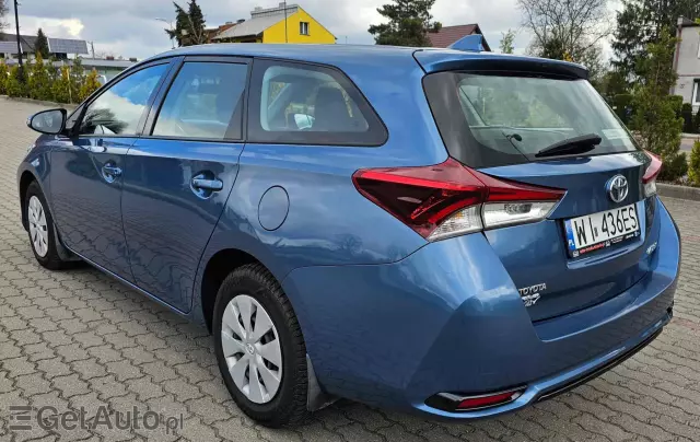 TOYOTA Auris 1.6 Active