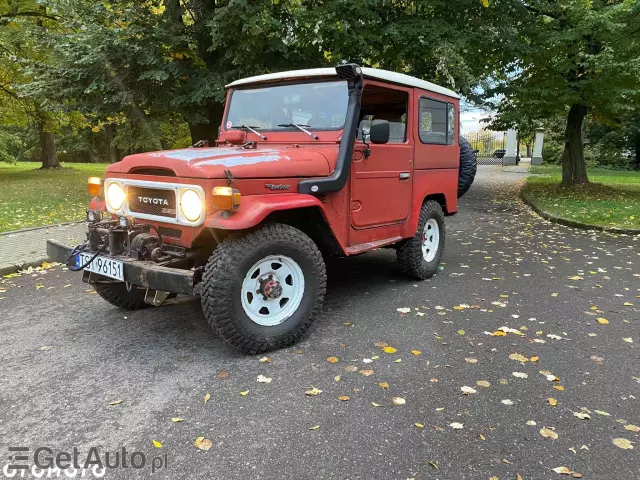 TOYOTA Land Cruiser 