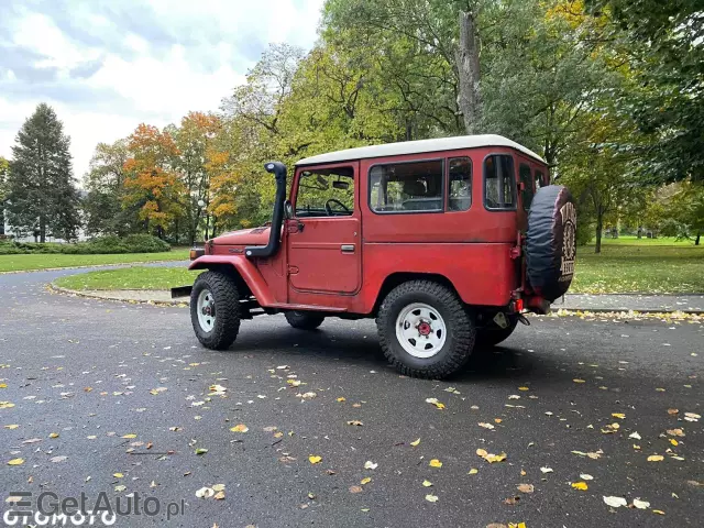 TOYOTA Land Cruiser 