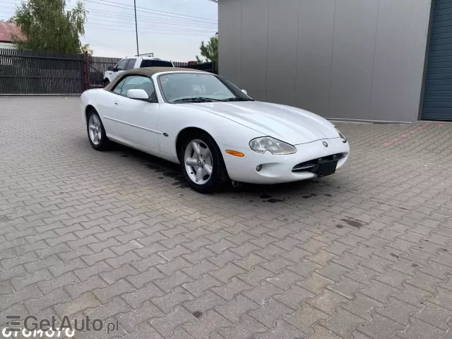 JAGUAR XK8 4.0 