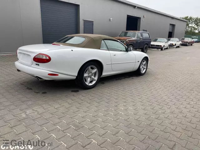 JAGUAR XK8 4.0 