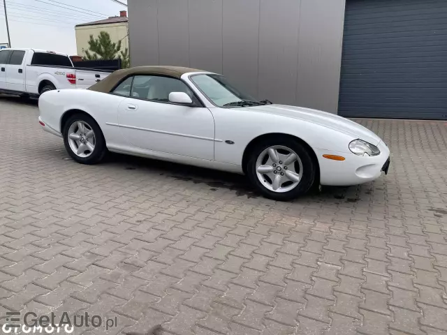 JAGUAR XK8 4.0 