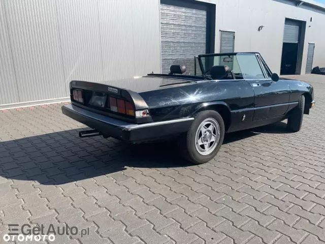 FIAT 124 Spider 