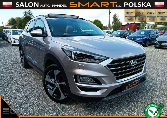 HYUNDAI Tucson 