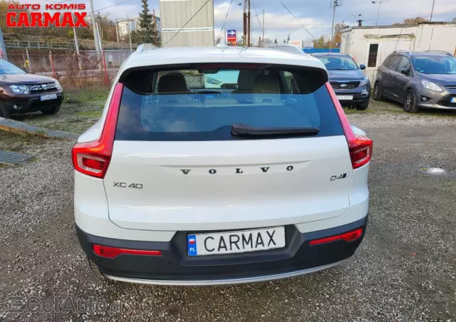 VOLVO XC 40 