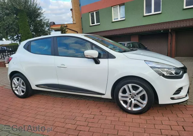 RENAULT Clio 1.0 TCe Zen