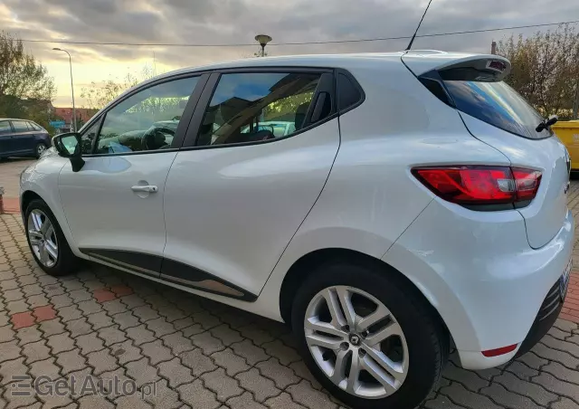 RENAULT Clio 1.0 TCe Zen