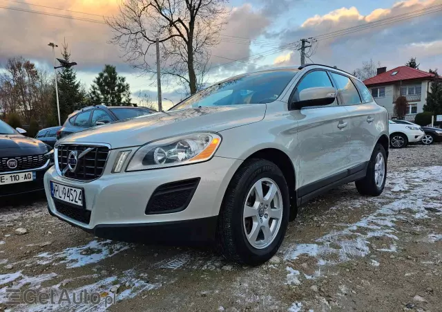 VOLVO XC 60 D4 Momentum