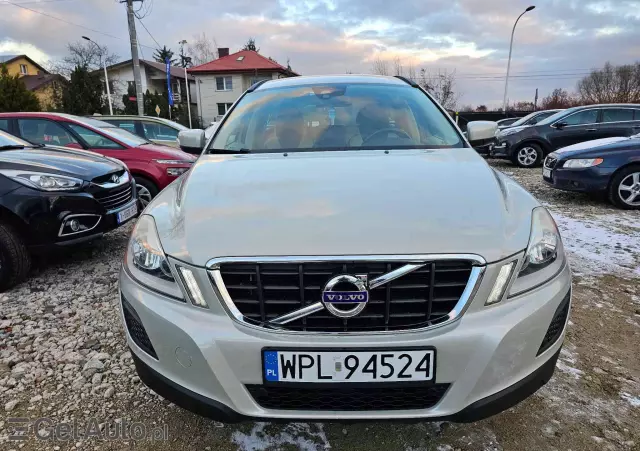 VOLVO XC 60 D4 Momentum