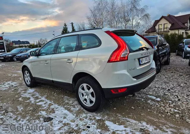 VOLVO XC 60 D4 Momentum