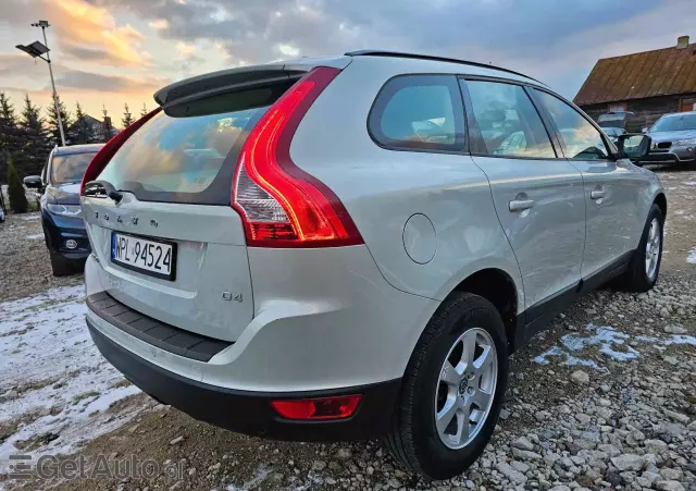 VOLVO XC 60 D4 Momentum