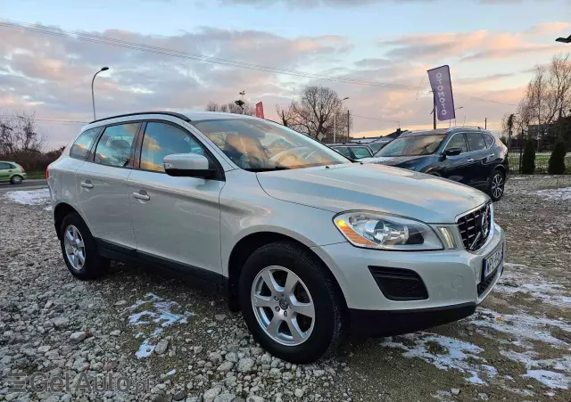 VOLVO XC 60 D4 Momentum