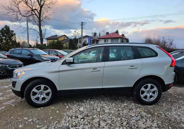 VOLVO XC 60 D4 Momentum