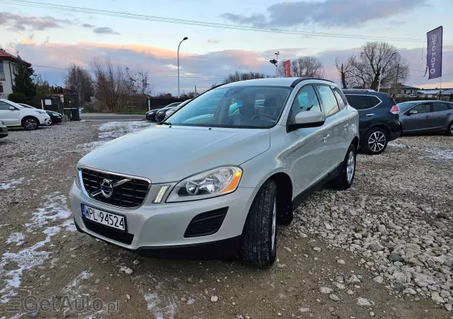 VOLVO XC 60 D4 Momentum