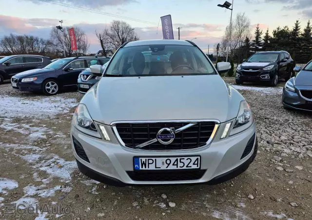 VOLVO XC 60 D4 Momentum