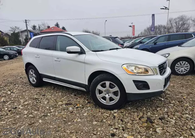 VOLVO XC 60 2.4D Momentum