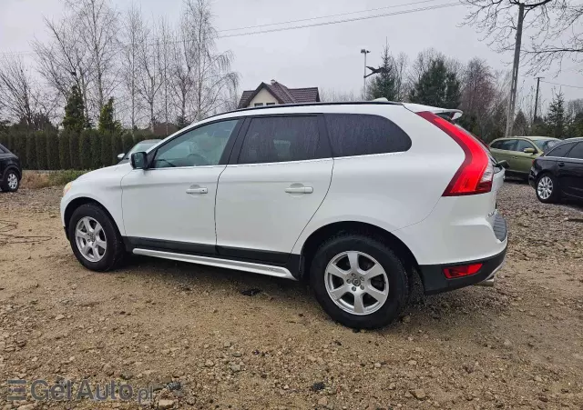 VOLVO XC 60 2.4D Momentum