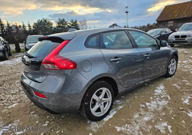 VOLVO V40 D2 Drive-E Dynamic Edition