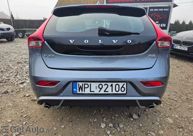 VOLVO V40 