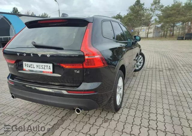 VOLVO XC 60 T4 Momentum