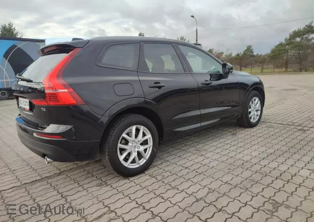 VOLVO XC 60 T4 Momentum