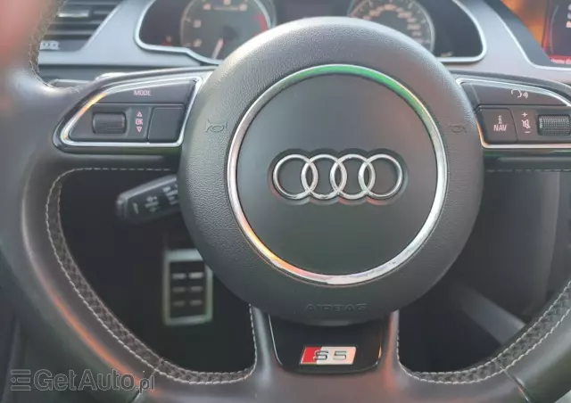 AUDI S5 