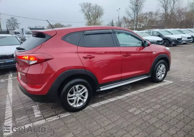 HYUNDAI Tucson 