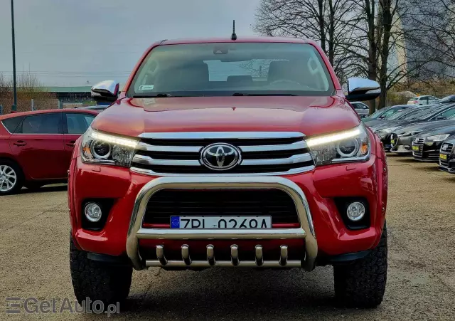 TOYOTA Hilux 2.4 D-4D Double Cab SR5 4x4