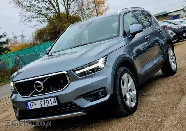 VOLVO XC 40 D4 AWD Geartronic Momentum Pro