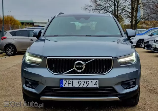 VOLVO XC 40 D4 AWD Geartronic Momentum Pro