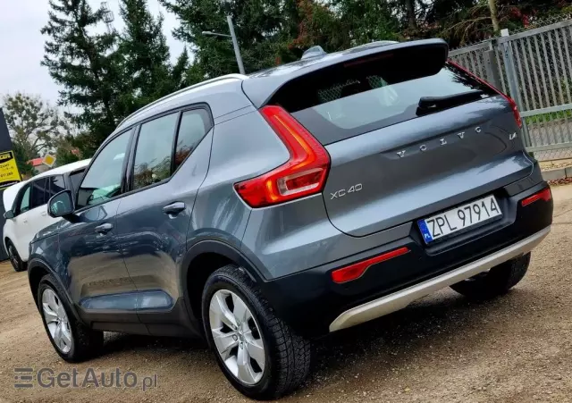 VOLVO XC 40 D4 AWD Geartronic Momentum Pro