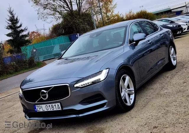 VOLVO S90 D4 Momentum